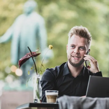 فندق فيرست كولدينج فندق 4*