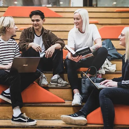 فندق فيرست كولدينج