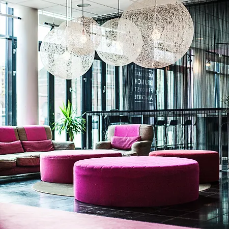 فندق فيرست كولدينج فندق 4*