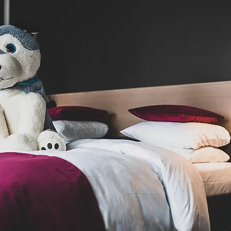 فندق فندق فيرست كولدينج