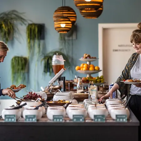 فندق فيرست كولدينج 4* كولدينغ