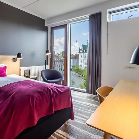 فندق فيرست كولدينج فندق كولدينغ