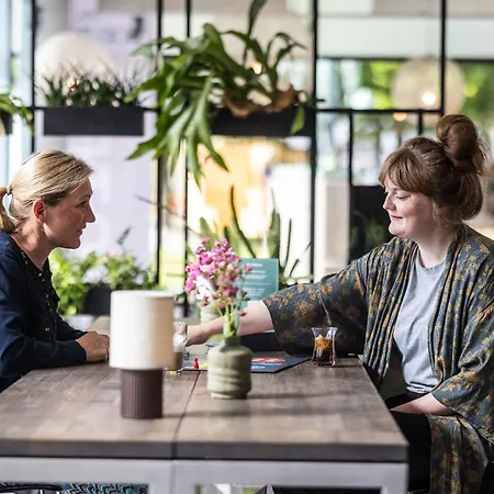 فندق فيرست كولدينج فندق